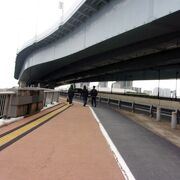 有明アリーナに通じる橋です。