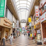 「東向商店街」は近鉄奈良駅から続くショッピングアーケード商店街です