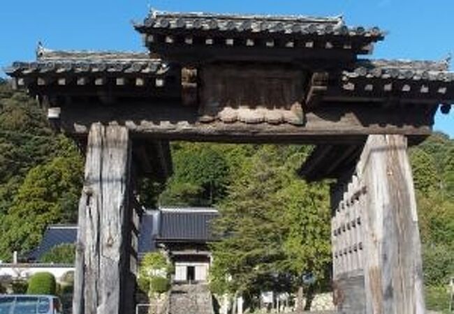 七尾城から移設された門も見事
