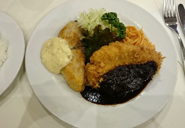 ポークカツレツのランチ定食をいただきました