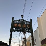 鎌倉駅から伸びる商店街