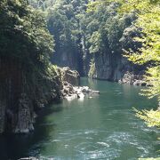 太古の自然を感じる峡谷と吊り橋