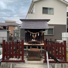 一部、補修された神明神社