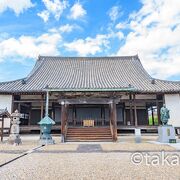 「蓮長寺本堂」は国指定の重要文化財です。シンプルな感じのファサードがとても美しいと思いました。