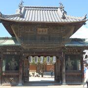 厳島神社のそばにある古刹