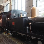 蒸気機関車の展示もある