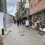 江ノ電江ノ島駅まで続く商店街