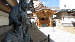 「えべっさんの街・布施」の象徴