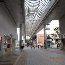 秋田駅前大屋根通り