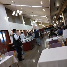 レストランバイキング会場