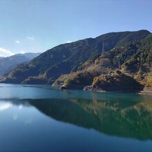 秩父さくら湖の全景
