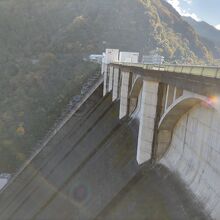 浦山ダムの建設で秩父さくら湖ができた。