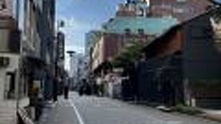 一ツ木通りと並行したいるかんじの通り