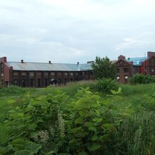 ファサードには五稜星が見えます