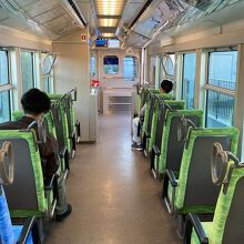 内部行電車の先頭車両です