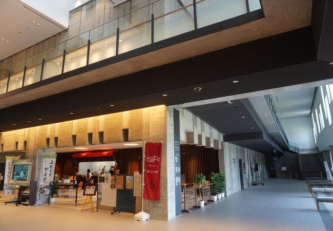 安来市総合文化ホール アルテピア