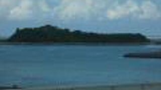 那覇空港の南側1.5㎞に位置する島