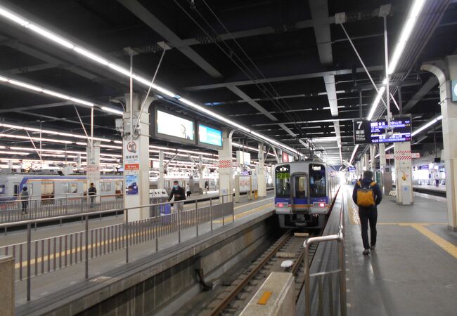 大阪ミナミの中心ターミナル駅