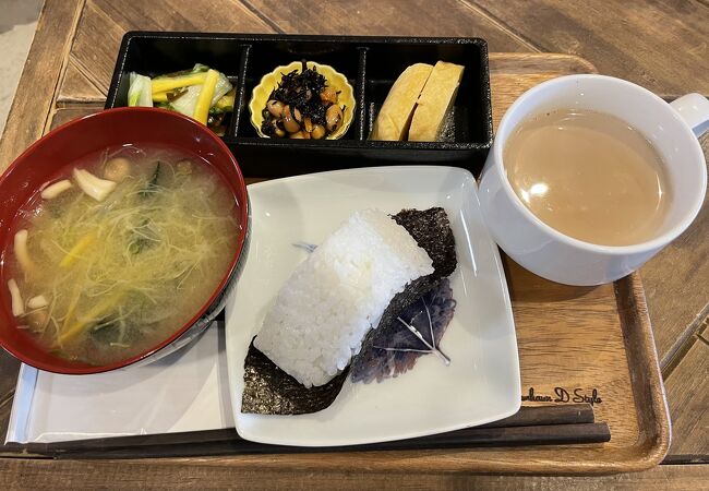 団地の中のカフェ