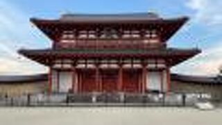 平城京跡にある巨大な門