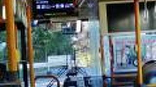 高安山駅から近鉄バス約10分で信貴山門まで行ける。