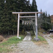 宿場からそれると高倉神社がありました。