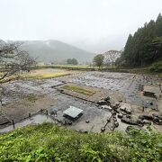 朝倉館跡の奥にある