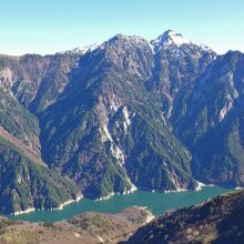 黒部湖と後立山連峰