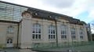 武田五一氏の設計で、レトロな外観