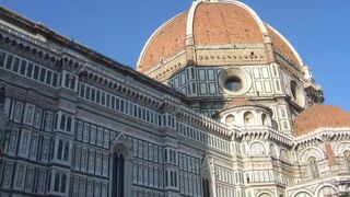 丸みのある優しさを感じる大聖堂