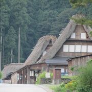 五箇山で最大級の合掌造り集落。世界遺産として保護されながらも博物館化されずに 生活と密着している事が素晴らしい