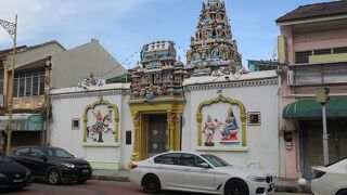 マスジット・カピタン・クリン通りに面した側は裏門です