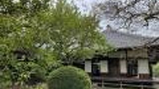 建物のまわりも1周できます