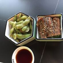 油まみれの味付き枝豆