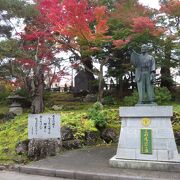 米沢藩の中興の祖、上杉鷹山公の像も上杉神社にありました。