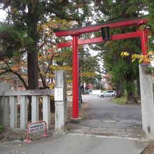 福徳稲荷神社もあります。