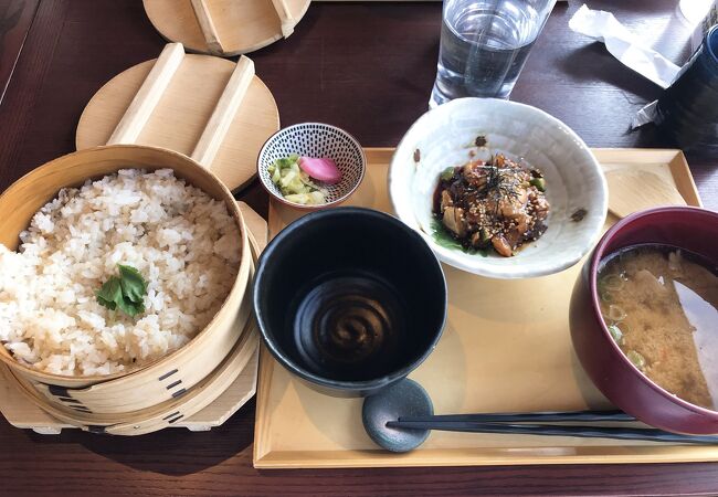 最高の景色で鯛めし料理を堪能