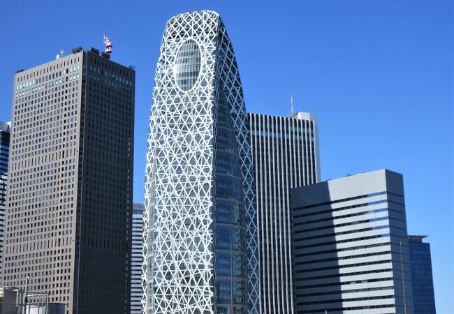 新宿西口のランマークタワーは「繭（まゆ）」がモチーフ