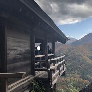 山寺で最高の景観でした。紅葉も見事でした。