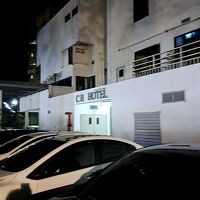 裏門使えば、アヌサーン市場はすぐ