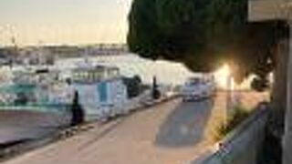 夕日が美しい漁港です。