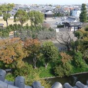 西尾城の跡地。復元された本丸丑寅櫓と、移築された旧近衛邸がある。