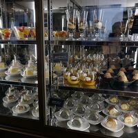 アフタヌーンティ。秋のお薦めは、モンブランパフェ