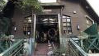 なぎさの森　観察舎