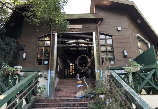 なぎさの森　観察舎