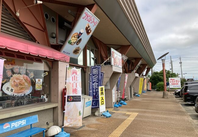 規模は中くらいの白エビ推しの道の駅