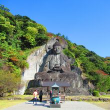 国内最大の磨崖仏