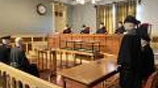 内部もそこそこ面白い