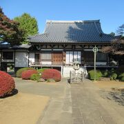 奈良時代に建てられた国分寺の跡地に建っています