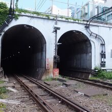 トンネル